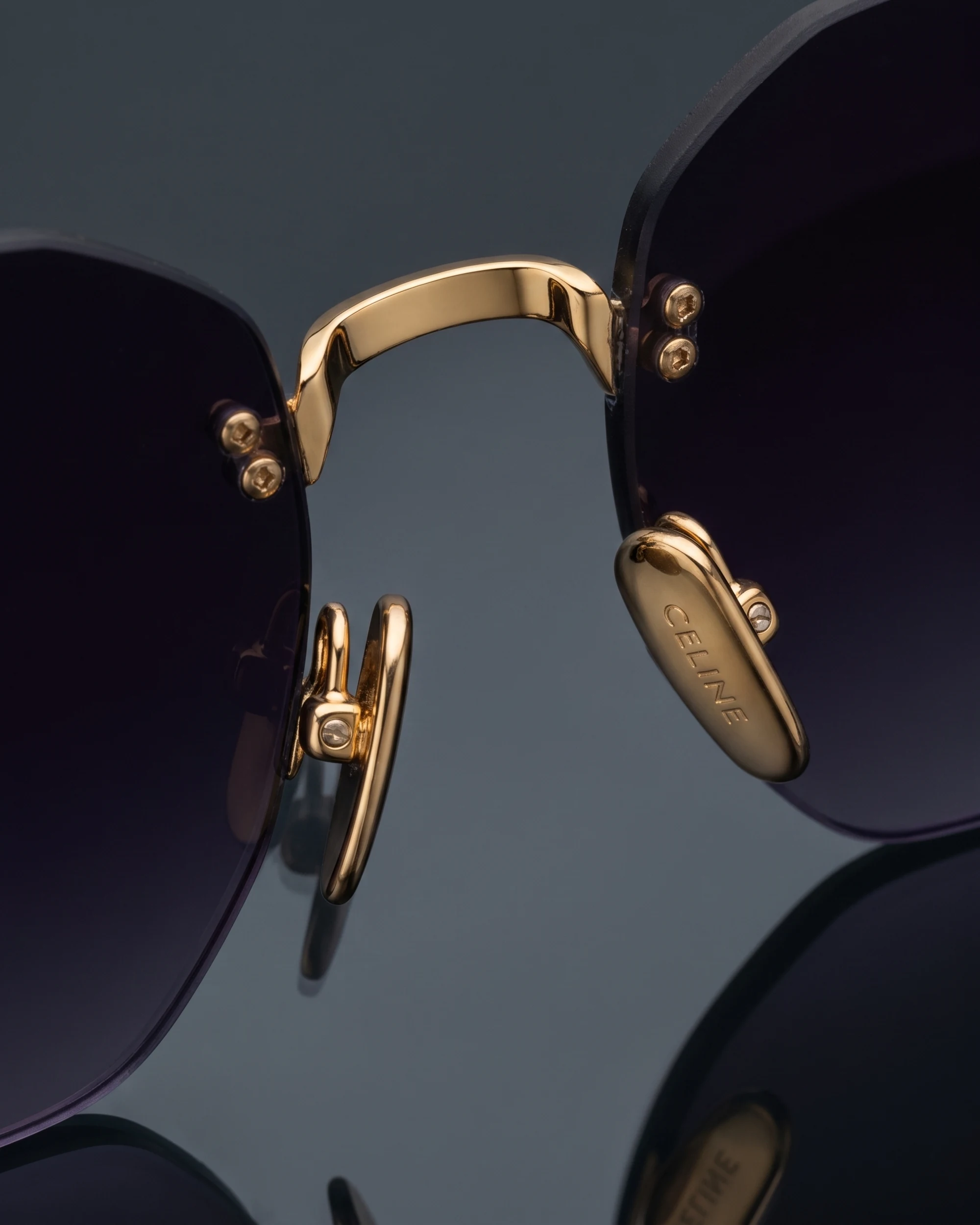 CL42118U Sunglasses Gold / Black Nose Pads and Bridge