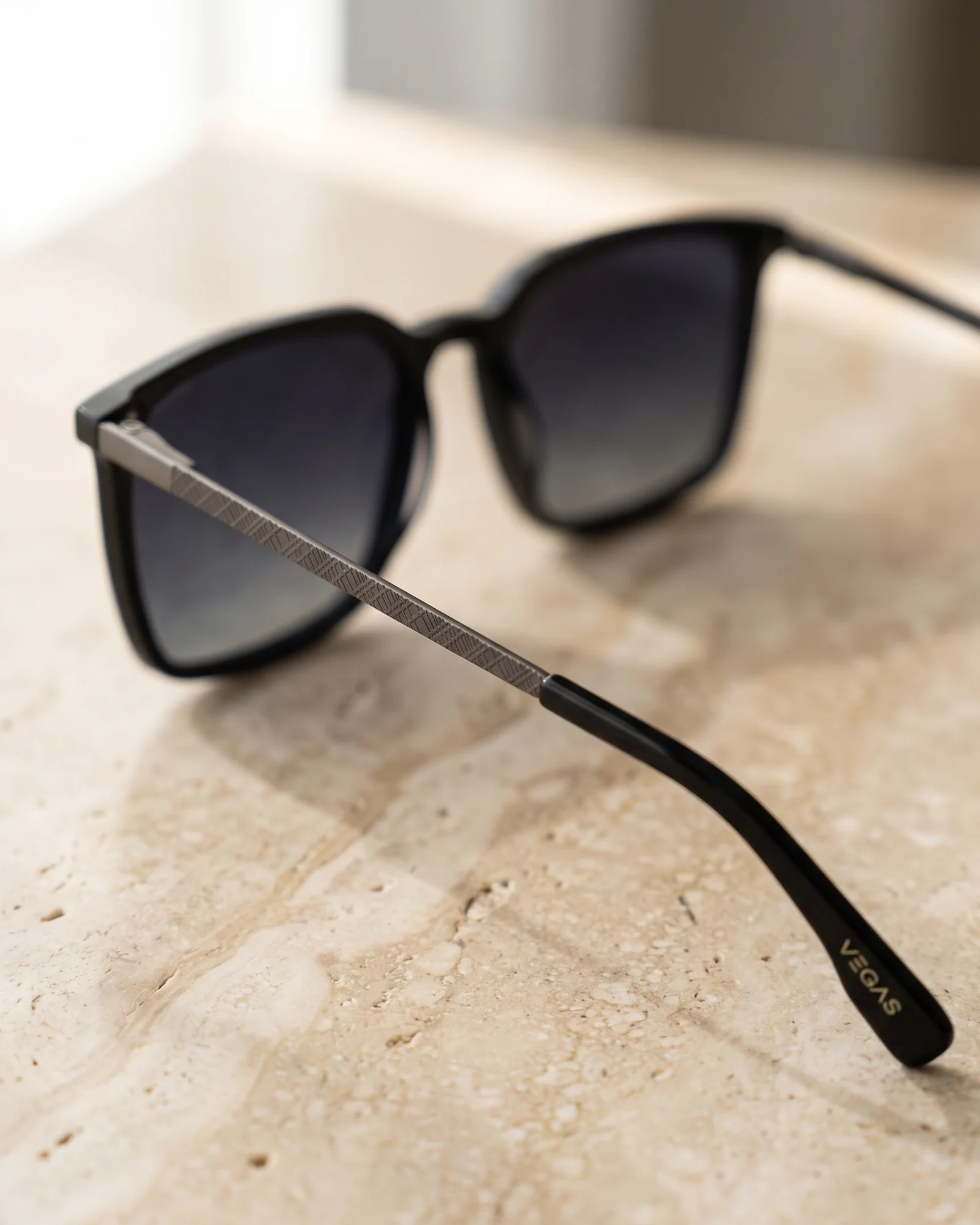 VEGAS OLD4388A Black Hinge