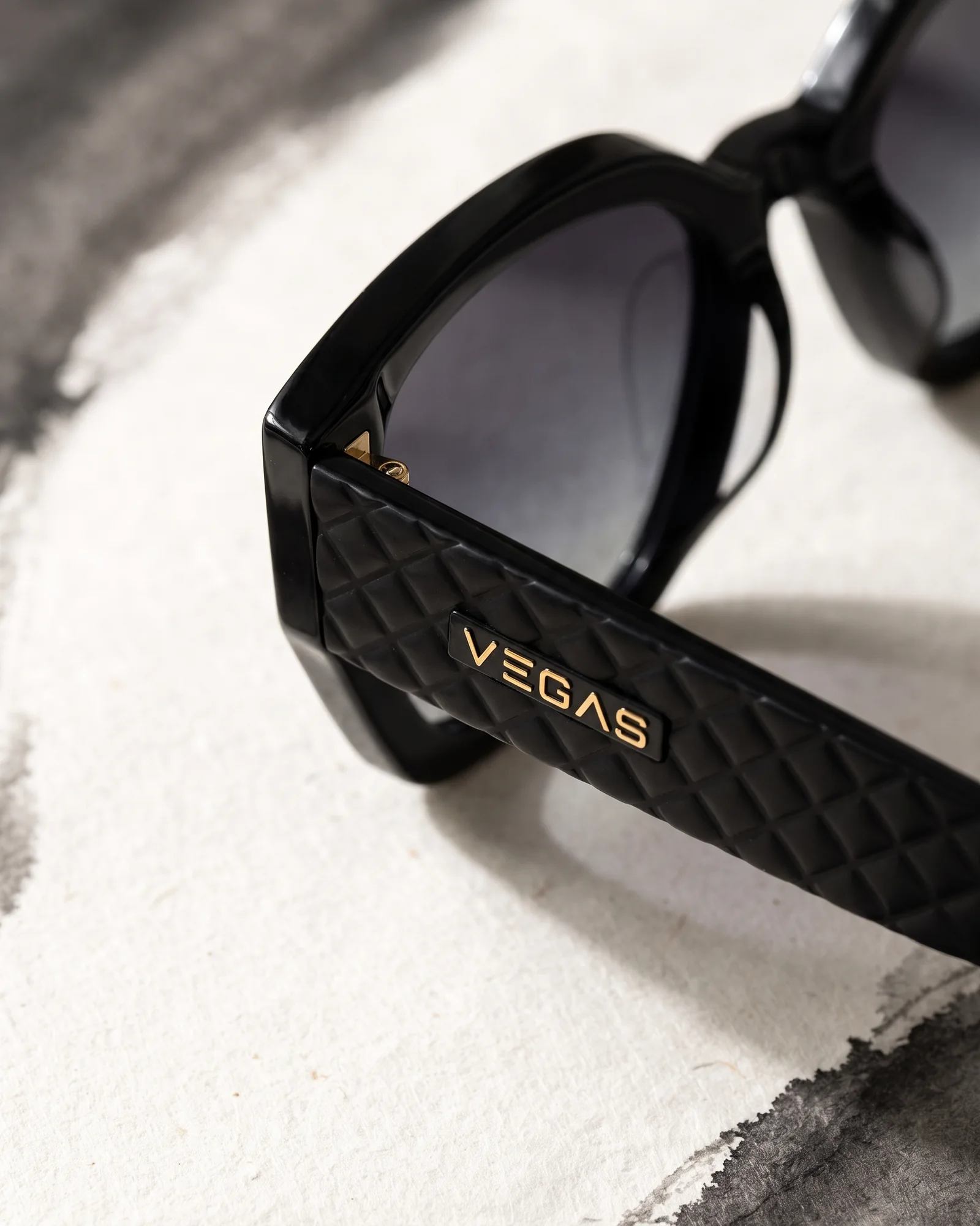 VG8601 Sunglasses Black / Smoke Gradient Hinge & Emblem