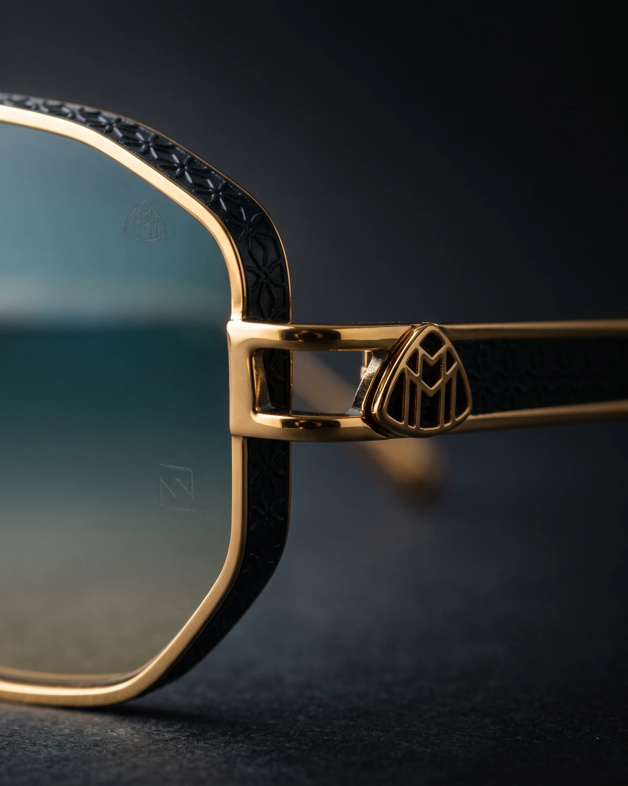 Z1984 Sunglasses Gold / Black / Blue-Green Lens Hinge